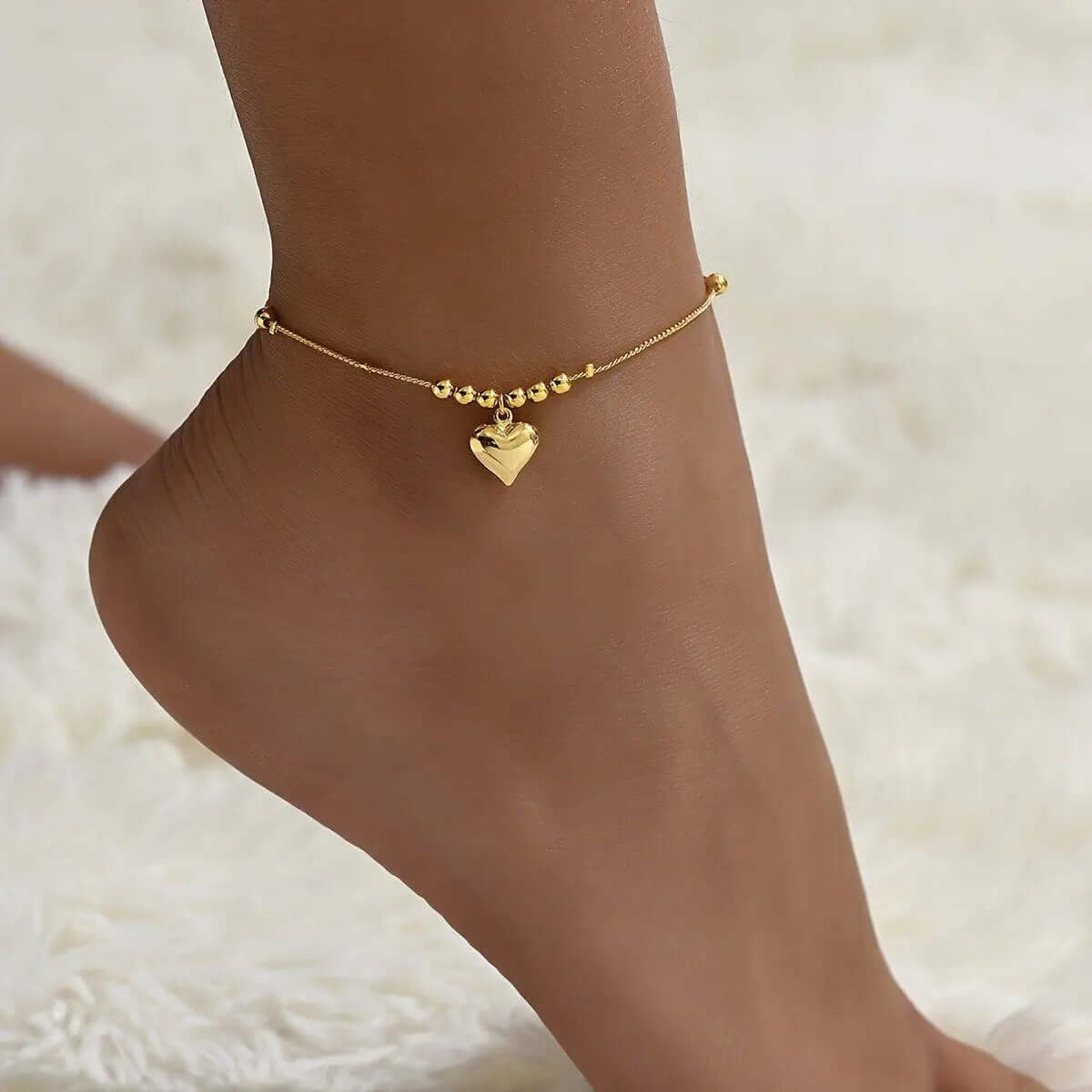 Fashionable Golden Heart Shaped Pendant Anklet