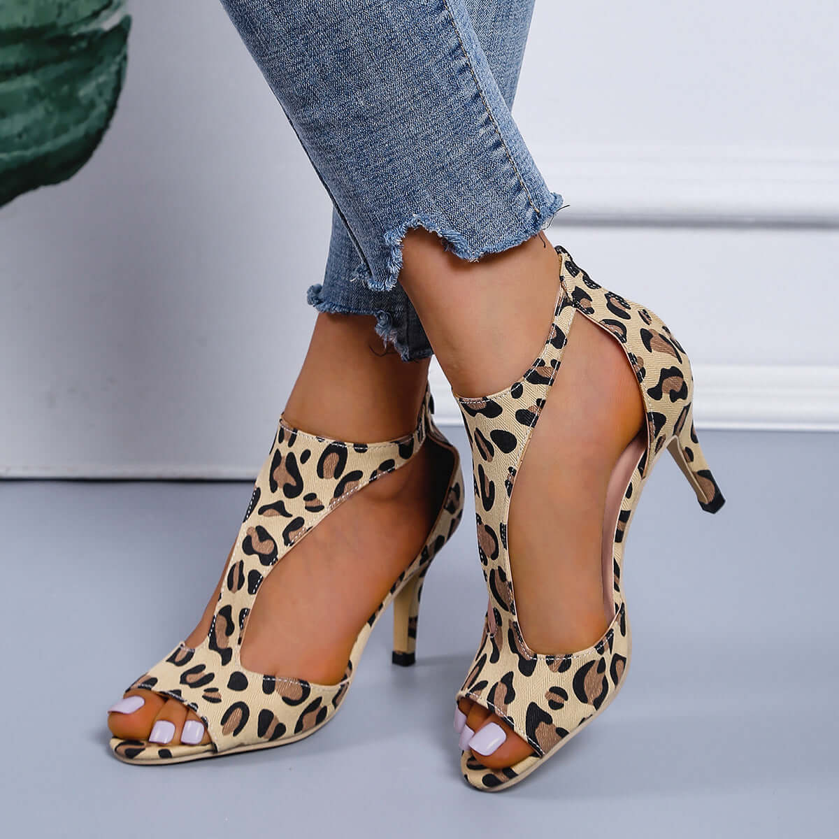 New Fashion Sexy Stiletto Heel Hollow Peep Toe Shoes Women's Summer Large Size Zebra Leopard Bag Heel High Heel