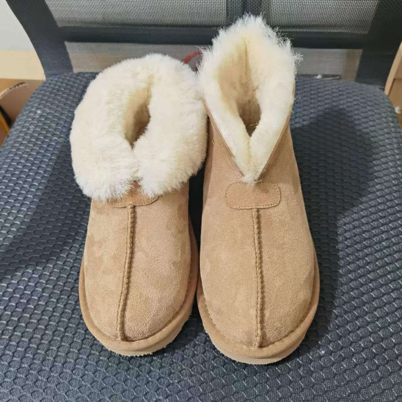 Pantuflas de piel de ante de moda para mujer