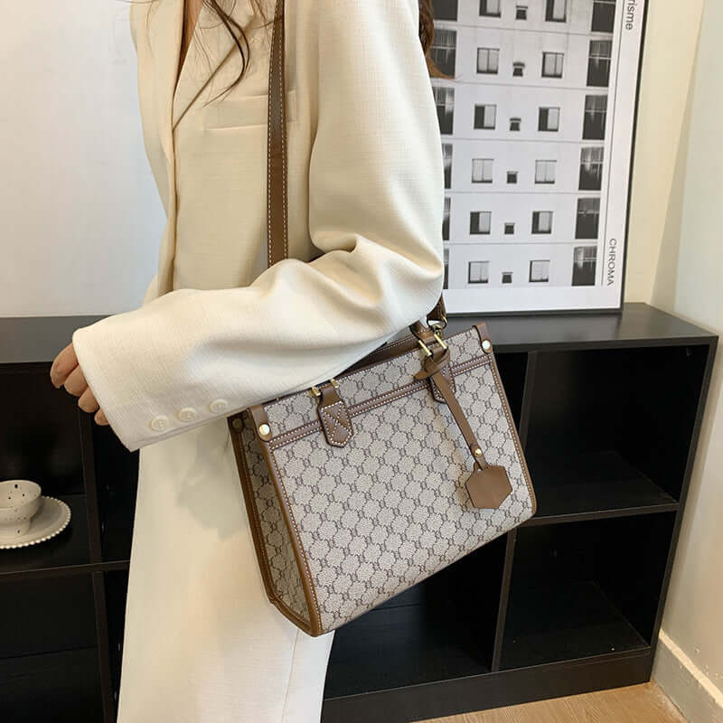 Fashion Chain Shoulder Bag Feel Large Capacity Bag